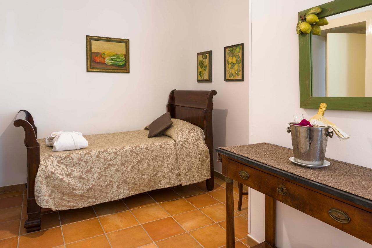 Hotel Bel Soggiorno ตาออร์มินา ภายนอก รูปภาพ