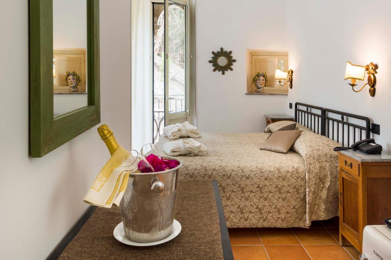 Hotel Bel Soggiorno ตาออร์มินา ภายนอก รูปภาพ