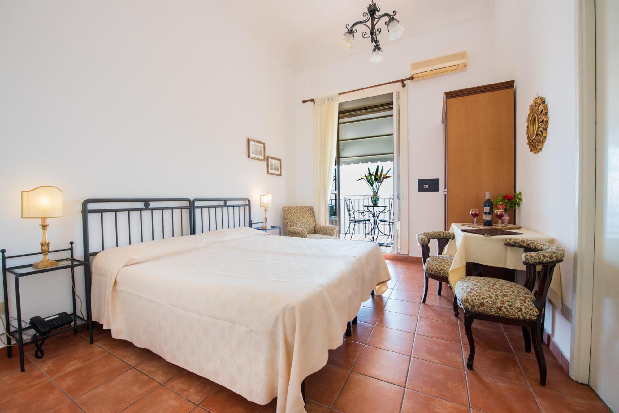 Hotel Bel Soggiorno ตาออร์มินา ภายนอก รูปภาพ